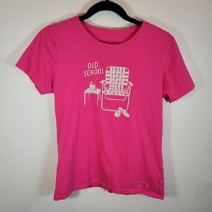 Life is Good Crusher Tee Old School Beach Chair Pink Small
